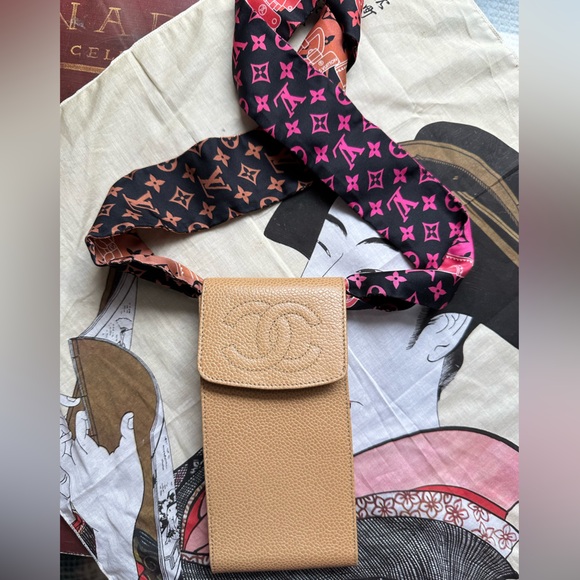 💛Chanel pouch, case, holder in a golden caviar leather for sunglasses, money - Picture 5 of 15